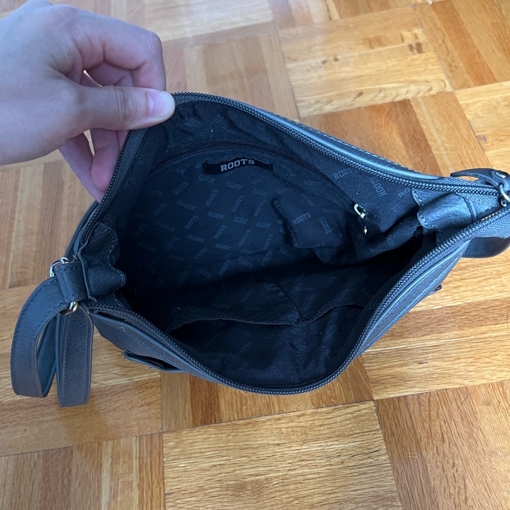 Gray Roots purse - Picture 5 of 6